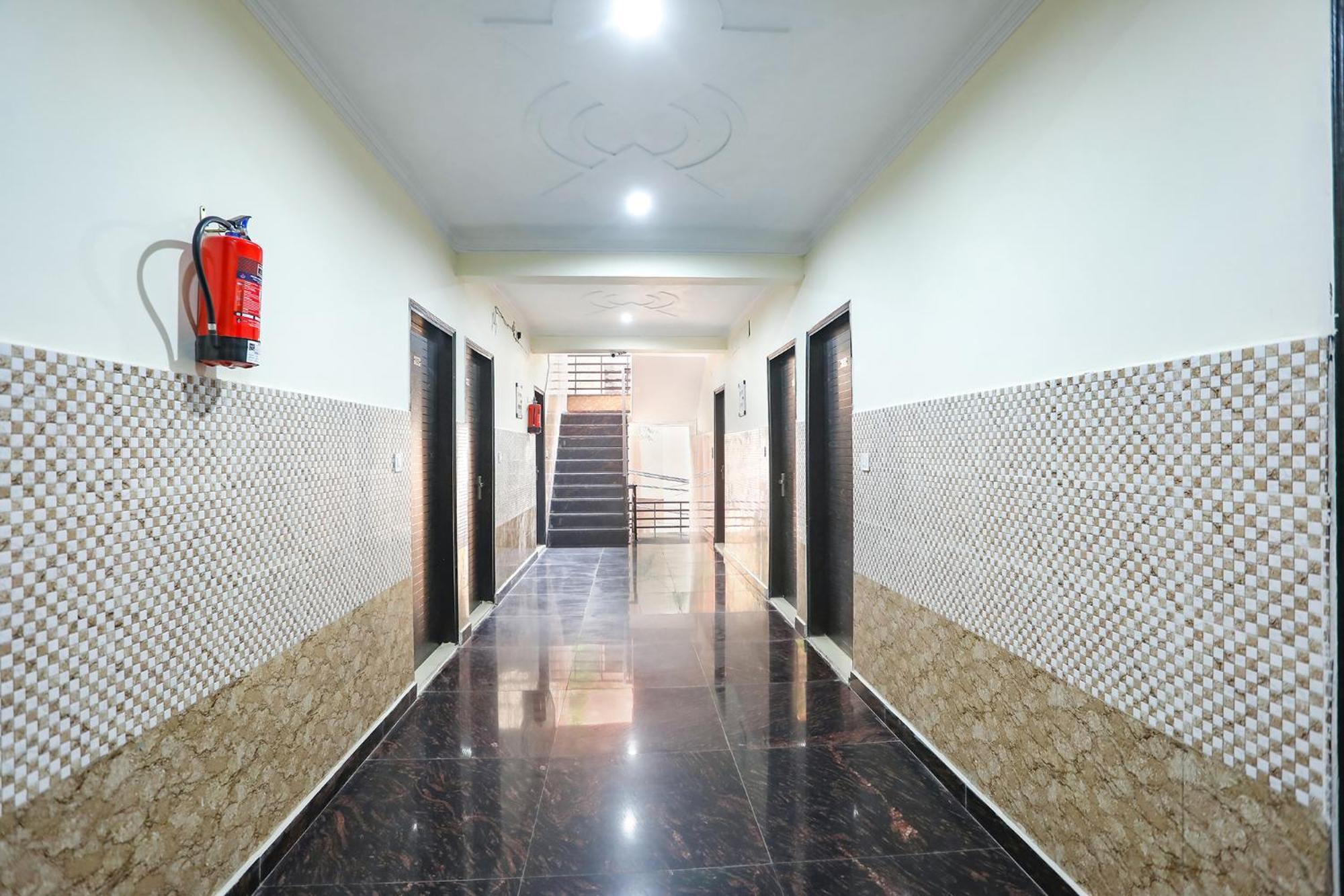 Fabexpress Asp Royal Residency Inn- Janakpuri Delhi  Buitenkant foto