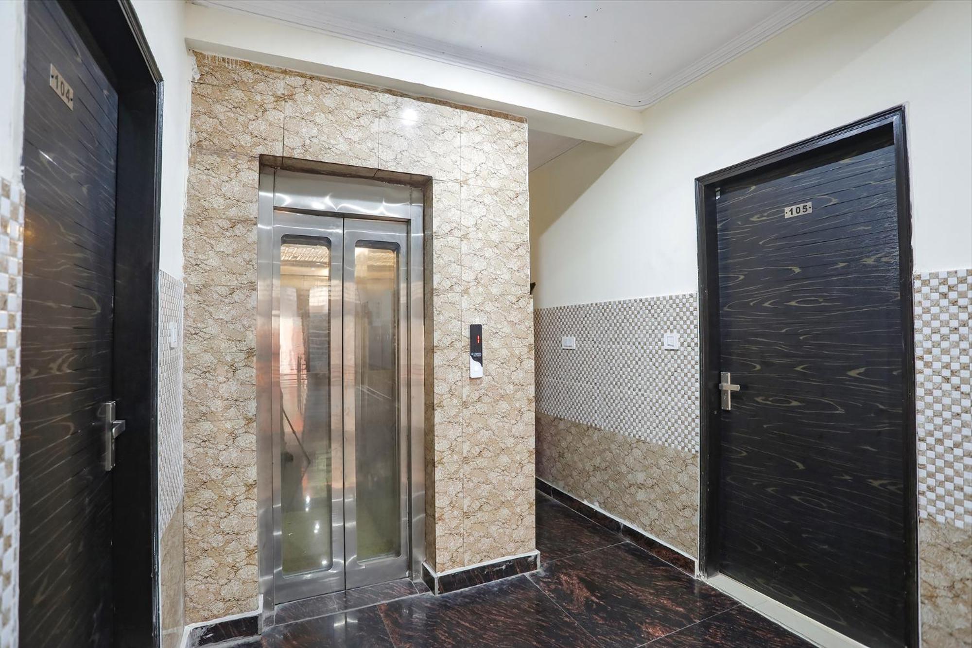 Fabexpress Asp Royal Residency Inn- Janakpuri Delhi  Buitenkant foto